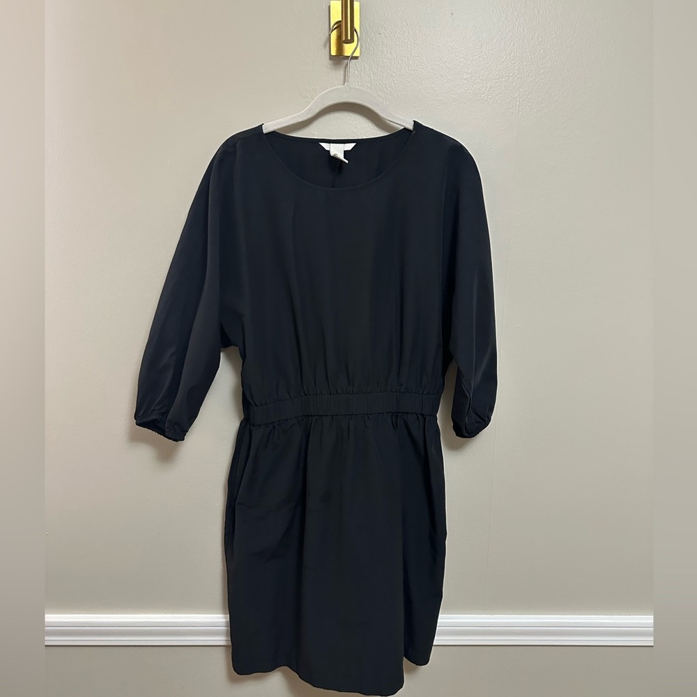Classic Black Elastic-Waist Dress with Pockets